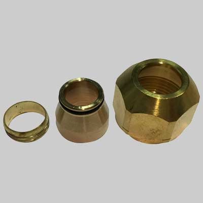 RACCORDO A STRINGERE PER TUBO RAME
