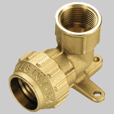 RACCORDO A GOMITO FEMMINA CON STAFFA COBRA RING