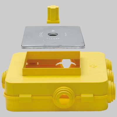 CASSETTA DA INCASSO PER VALVOLE TRE USCITE