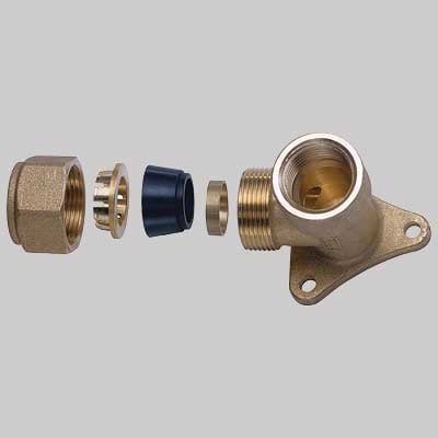 RACCORDO A MURO CON KIT DI TENUTA PER TUBO RAME